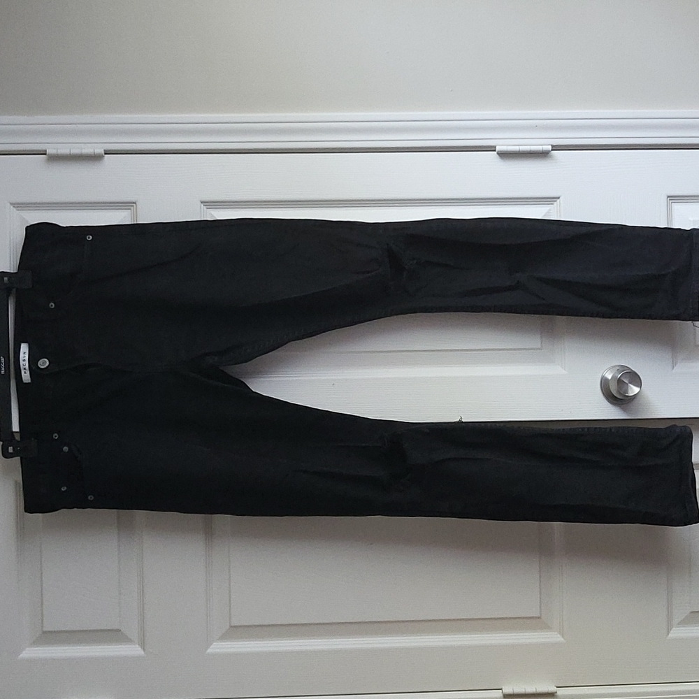 Distressed Black Skinny Jeans